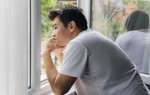 Câu chuyện đằng sau người đàn ông im lặng quá lâu…