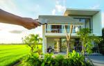 Vợ chồng trẻ "tái thiết" cuộc sống khi thu nhập biến động