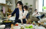 Bất bình đẳng "núp bóng" khuôn mẫu gia đình