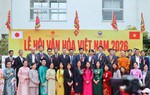 Sứ giả văn hóa Việt nơi đất khách