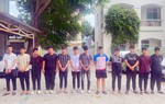 Chạy xe tới 130 km/h, rú ga nẹt pô gây náo loạn đường phố, 12 đối tượng bị bắt