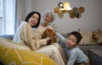 Diễn đàn tháng 8: Báo hiếu đúng cách là chăm lo cho cha mẹ trong khả năng thực tế của mình