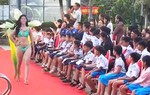 Trình diễn áo tắm trước học sinh, đơn vị tổ chức cuộc thi hoa hậu bị phạt 60 triệu đồng