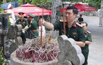 Dâng hương tri ân các anh hùng liệt sĩ tại Vị Xuyên