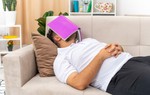 Chồng cố tỏ ra vô dụng trong hôn nhân