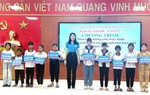 50 học sinh nghèo xã Ô Lâm nhận học bổng trước thềm năm học mới