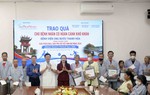 Báo Phụ nữ Việt Nam trao tặng 50 suất quà cho bệnh nhân ung thư hoàn cảnh khó khăn