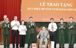 Trao tặng Huy hiệu 80 năm tuổi Đảng cho đảng viên lão thành ở Lạng Sơn
