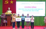 Hội LHPN TPHCM trao sinh kế cho phụ nữ và tiếp sức trẻ em vùng biên giới