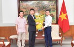 Đội tuyển bóng đá Việt Nam nhận quà của Thủ tướng Chính phủ