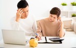 Chi phí nuôi con tăng, vợ chồng rơi vào trạng thái căng thẳng, lo âu