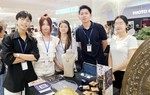 Người trẻ đưa nghề chạm bạc ra khỏi lũy tre làng