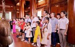 Kiều bào trẻ về thăm quê Bác, kết nối cội nguồn và thêm yêu tiếng quê hương