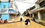 Mưa lớn dài ngày, Huế cảnh báo ngập úng đô thị, sạt lở đất