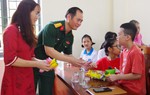 Bộ chỉ huy Quân sự tỉnh Quảng Trị tặng quà Trung thu cho học sinh trường giáo dục chuyên biệt