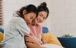 Mẹ học cách “cai nghiện con”