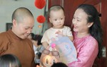 Hội LHPN tỉnh Thanh Hóa mang Trung thu ấm áp đến với trẻ em mồ côi 