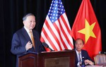 Top leader meets Vietnamese experts and intellectuals in US