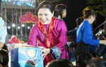 Phó Chủ tịch - Tổng Thư ký Hà Thị Nga tham dự Đêm hội trăng rằm "Lồng đèn thắp sáng ước mơ" tại Cần Thơ