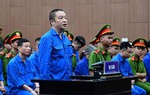 Cựu Viện trưởng Pháp y khai nhờ vợ “đánh dấu” tiền nhận từ nhiều người