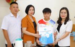 "Mẹ đỡ đầu" chắp thêm điểm tựa cho trẻ em khó khăn trước thềm năm học mới 2026 - 2027