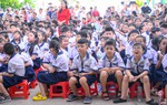Học sinh vùng biên An Giang phấn khởi khi được học dưới ngôi trường mới
