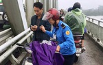 Thiếu tá nhảy xuống sông Lam cứu người phụ nữ tự tử
