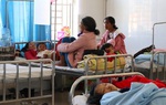 85 người đi cấp cứu, nghi bị ngộ độc sau khi ăn đồ từ thiện
