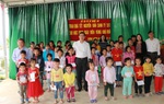 Hơn 500 suất quà Tết đến với giáo viên, học sinh vùng cao