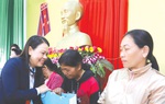 “Tết yêu thương” đến với phụ nữ nghèo