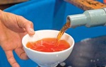 Nước mắm làm từ đầu tôm, dịch bột ngọt, soda và câu hỏi an toàn thực phẩm