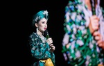 Lý do Lệ Quyên giấu mặt mẹ khi cùng hát "Cô Đôi Thượng Ngàn" trên sân khấu