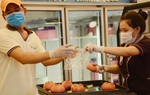 Bánh mì thanh long: "Nhiều bạn bè tôi ăn rồi, nói ngon"