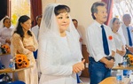 Danh ca Hương Lan rạng rỡ trong lễ cưới ở nhà thờ