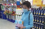 Lượng khẩu trang siêu thị bán ra tăng gấp 50-60 ngày thường do dịch Corona