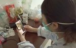 Bức tranh cậu bé vẽ mẹ trong đại dịch viêm phổi Vũ Hán và câu hỏi nhói lòng: "Mẹ ơi, bao giờ mẹ về nhà?"