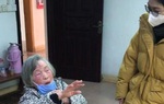 Những cụ bà U90 góp tiền chống dịch viêm phổi Vũ Hán