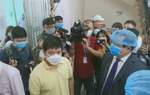 Bệnh nhân đầu tiên nhiễm virus corona ở Việt Nam xuất viện, xin được ở lại chăm sóc cha vẫn dương tính với corona