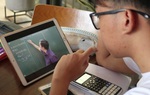 Tranh cãi thu phí dạy học online