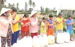 Đồng bằng sông Cửu Long giữa hạn mặn: Trong khốn khó tình người nảy nở