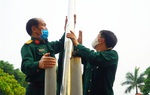 Những chiến sĩ chuẩn bị buổi lễ "về nhà" cho người cách ly tập trung