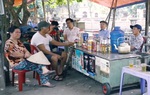 Chủ tịch Hà Nội: "Quán ăn sáng, trà đá cũng phải đóng cửa"