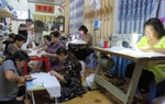 Phụ nữ Quy Nhơn: Thi đua may hàng chục nghìn khẩu trang tặng người già, khó khăn để phòng dịch Covid-19