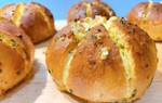 Học 8X làm bánh mì bơ tỏi sốt phô mai đình đám phiên bản nồi chiên không dầu