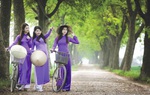 Sắc tím mộng mơ của áo dài xứ Huế 