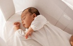 Trẻ sơ sinh ngủ nhiều, bú ít có nguy hiểm không?