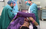 Kịp thời mổ cứu bà bầu 39 tuần bị sa dây rau 