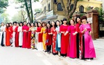 Rực rỡ tà áo dài của những người làm Báo PNVN