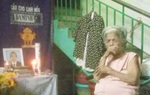 Người mẹ góa nuốt nước mắt khi biết tin thi thể con trai trong bao tải bên vệ đường