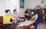 Phụ nữ Trường Sa dùng máy may do TƯ Hội tặng để may khẩu trang chống dịch